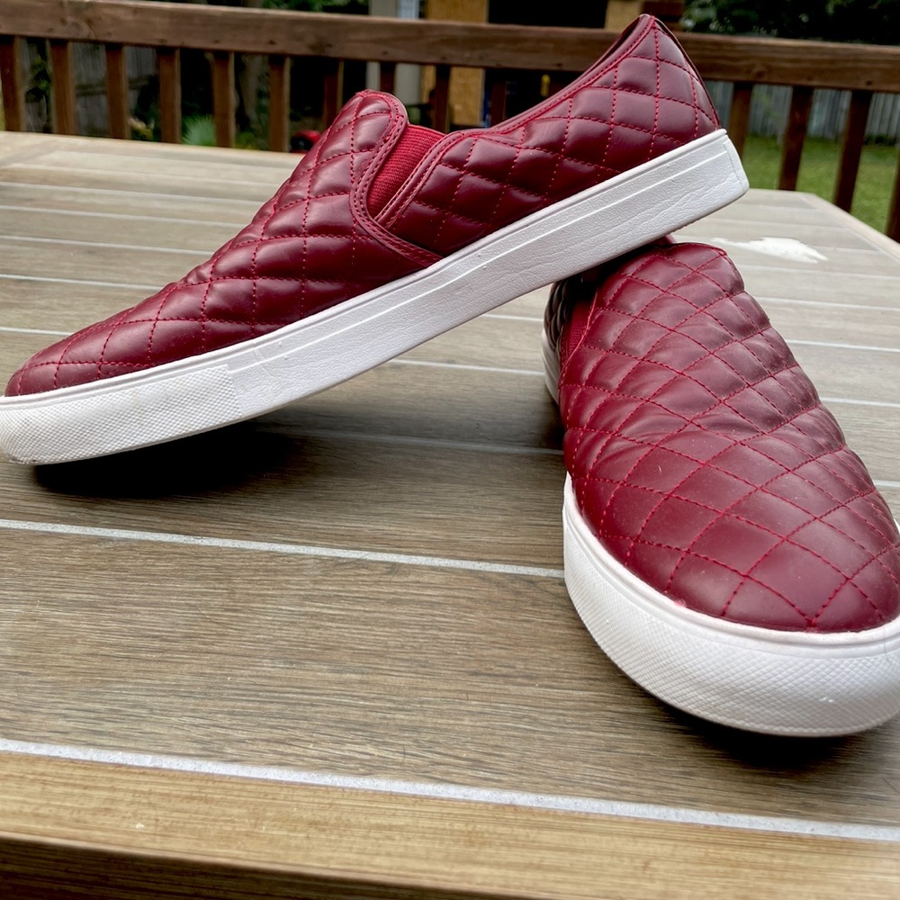 Unworn Steve Madden Quilted Leather Loafer